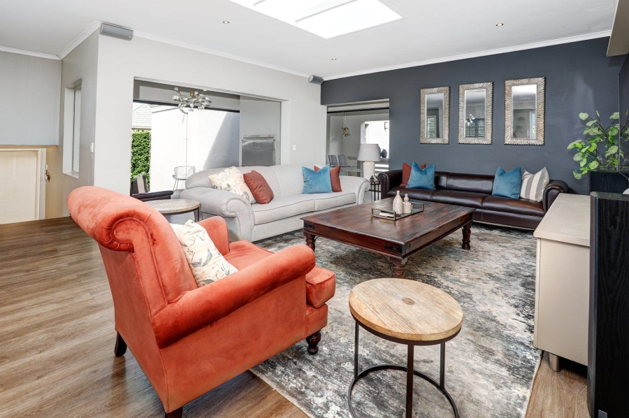 5 Bedroom Property for Sale in Van Riebeeckshof Western Cape